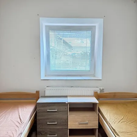 Sleep & Go 5 Hostel